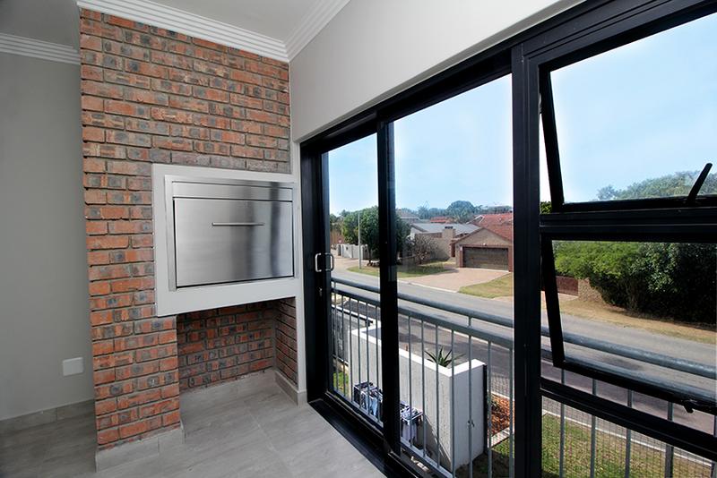 2 Bedroom Property for Sale in Hartenbos Heuwels Western Cape